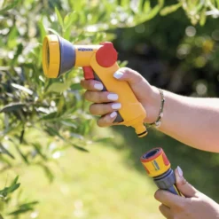 Hozelock Ensemble D'irrigation Essentials -Jardin Luxueux Pas Cher Magasin 64261b9cb3b1b5.90029008